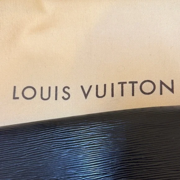 Louis Vuitton Black Epi Leather Sellier Dragonne Clutch Wristlet w/dust bag - Picture 2 of 10